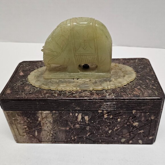 Vintage Antique Chinese Hard Stone Carved W Elephant Jade Figurine Box Art